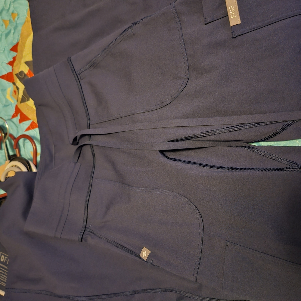 Figs Women's Navy Scrub Leggings